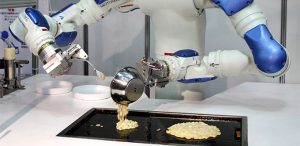 robot cocina 300x146 - Robots que sirven cerveza y fábricas sin obreros, el nuevo proyecto de empresarios chinos