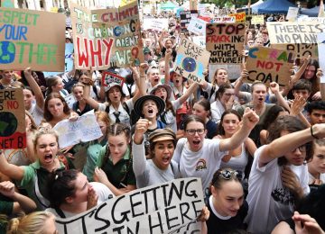 1552635999 606684 1552677107 album normal 360x260 - “La lucha sigue”: los jóvenes retoman las protestas contra la crisis climática